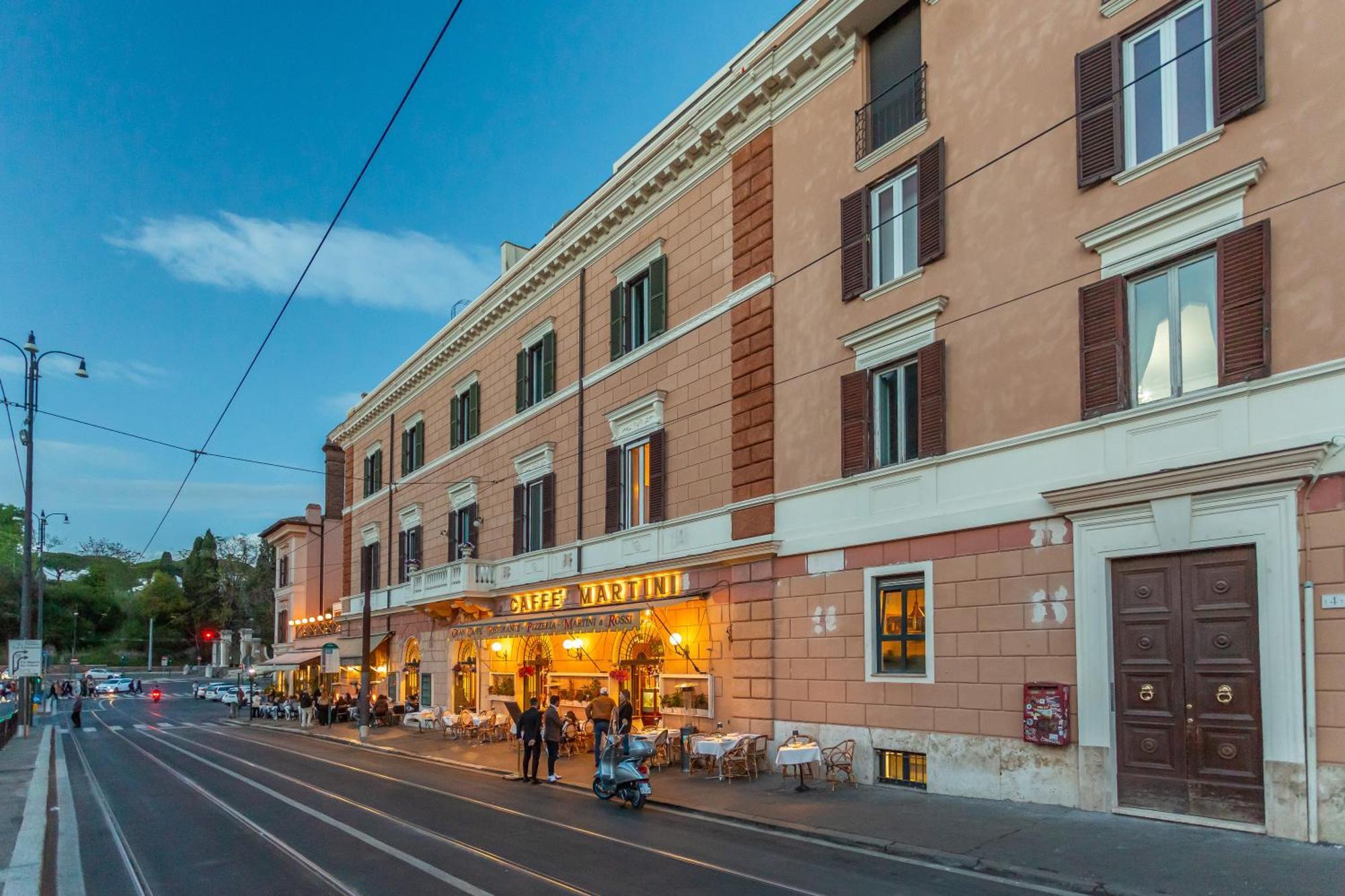 Iconic Apartment With Unique Colosseum View Rome Exterior photo